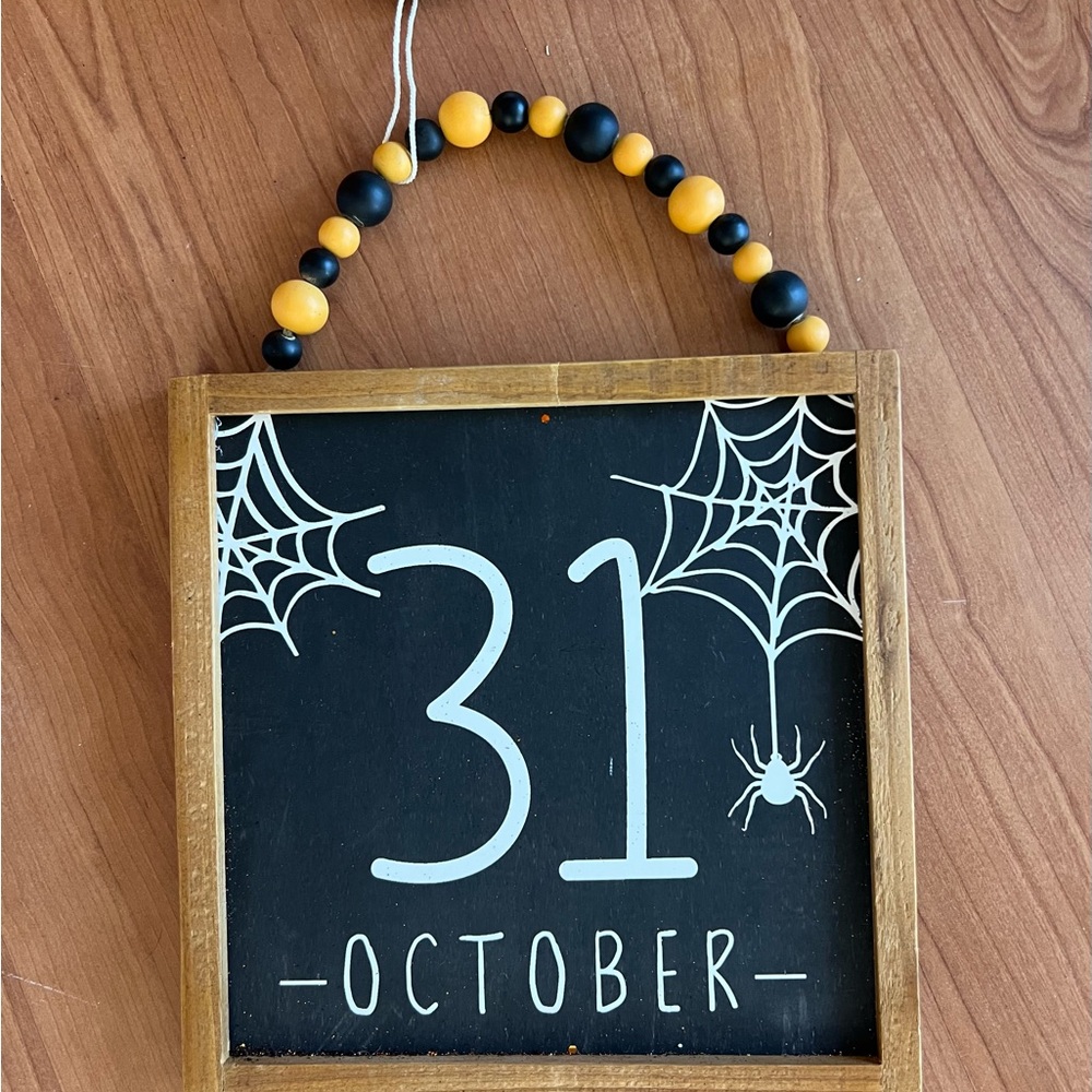 Brand New Halloween Wooden Hanging Sign